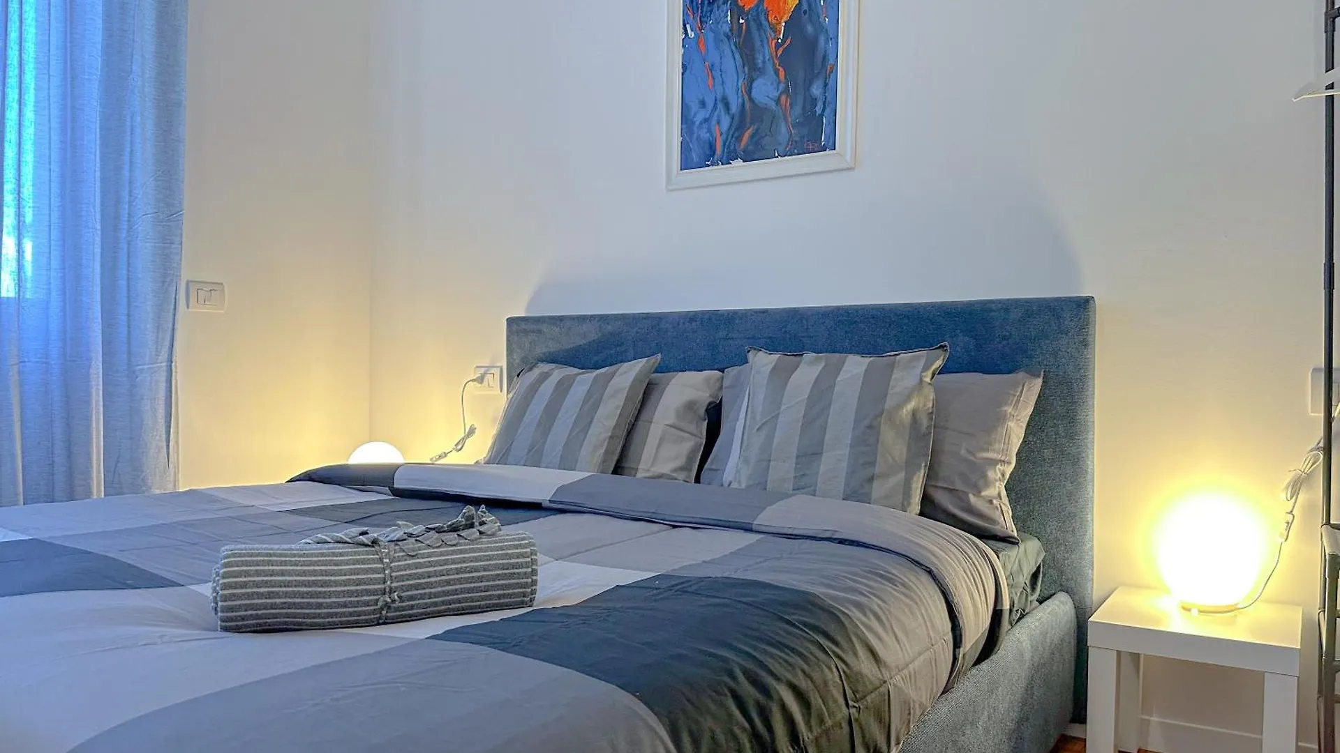 Apartment Meravigli Double Suite Duomo - 2 Camere - 5 Mins Da Duomo Milan Italy